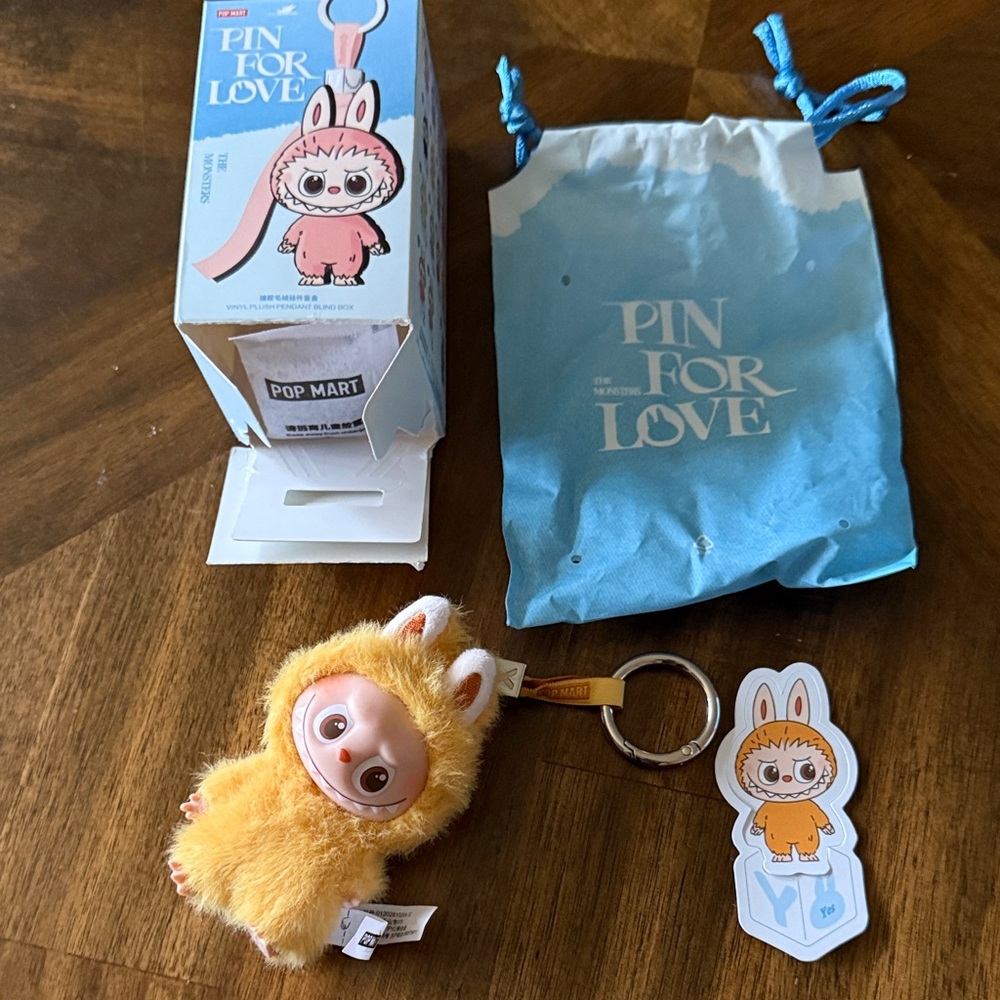 Pop Mart Pin for Love Keychain